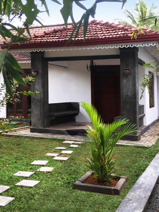 Triple Edge Villa Unawatuna Buitenkant foto