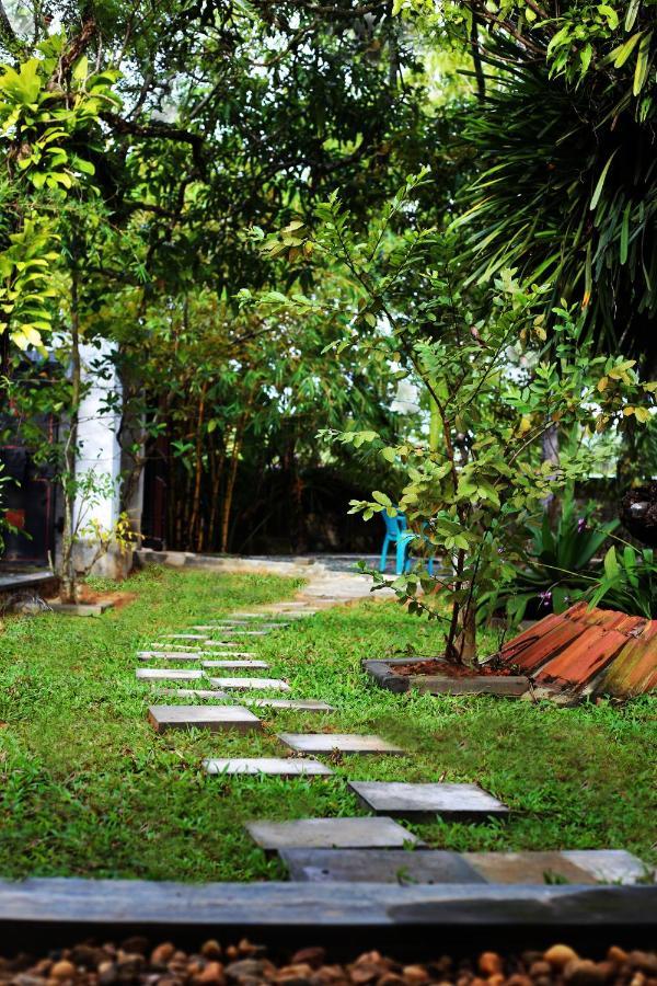 Triple Edge Villa Unawatuna Buitenkant foto