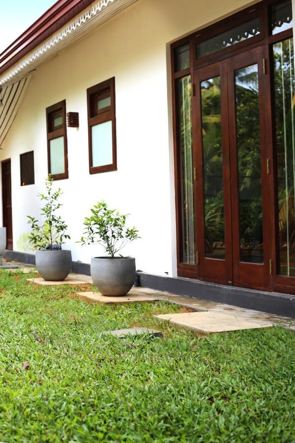 Triple Edge Villa Unawatuna Buitenkant foto